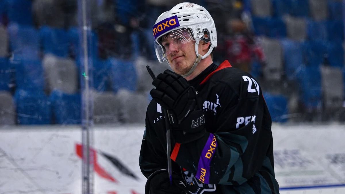 Bral si dovolenou, aby pomohl Pirátům k záchraně. Hokejový inženýr teď končí kariéru